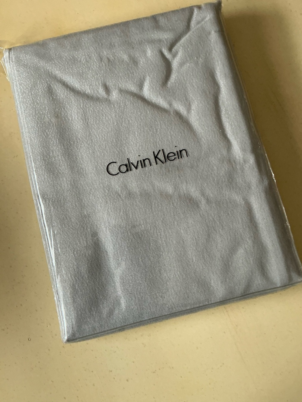 NWT Silver Calvin Klein Fabric Tablecloth 60x120 🍽